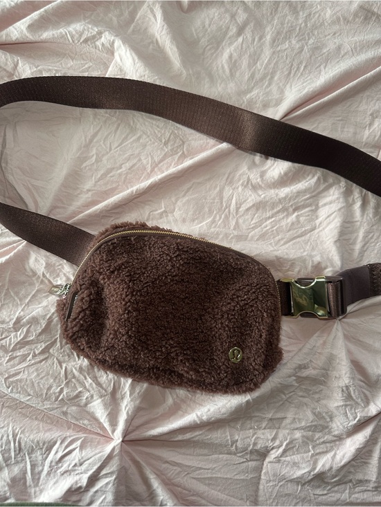 lululemon athletica Handbags - Lululemon Everywhere Belt Bag
